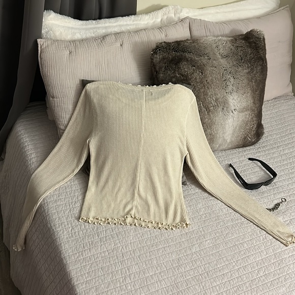 Abercrombie & Fitch lettuce hem ribbed cream neutral long sleeve comfy top large - Picture 6 of 8